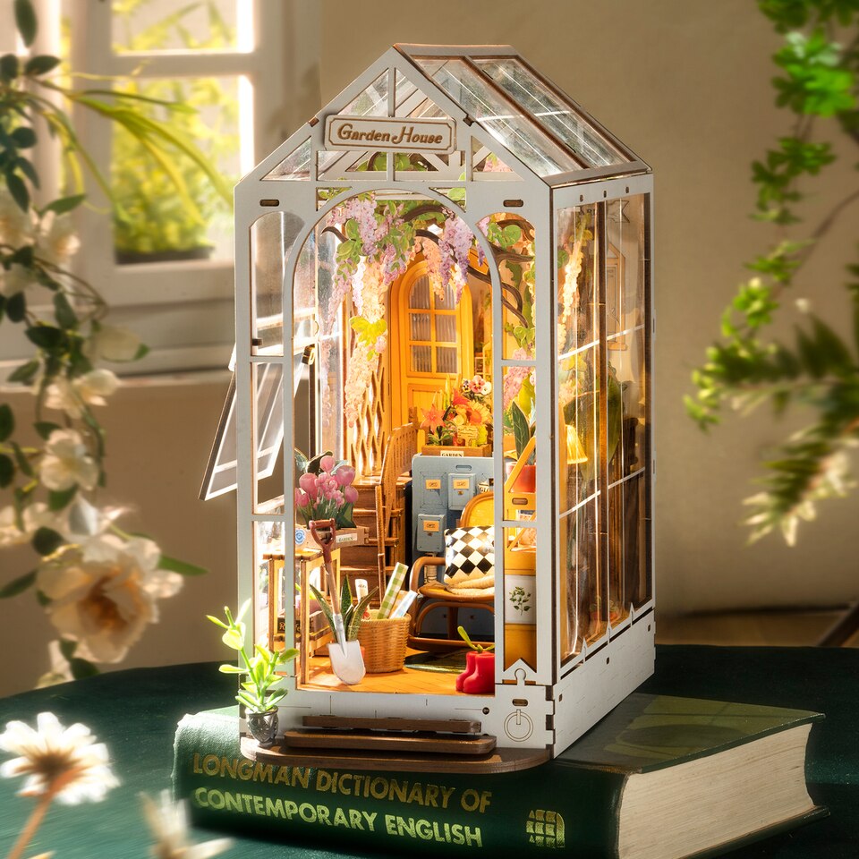 Rolife Garden House DIY Book Nook Kit