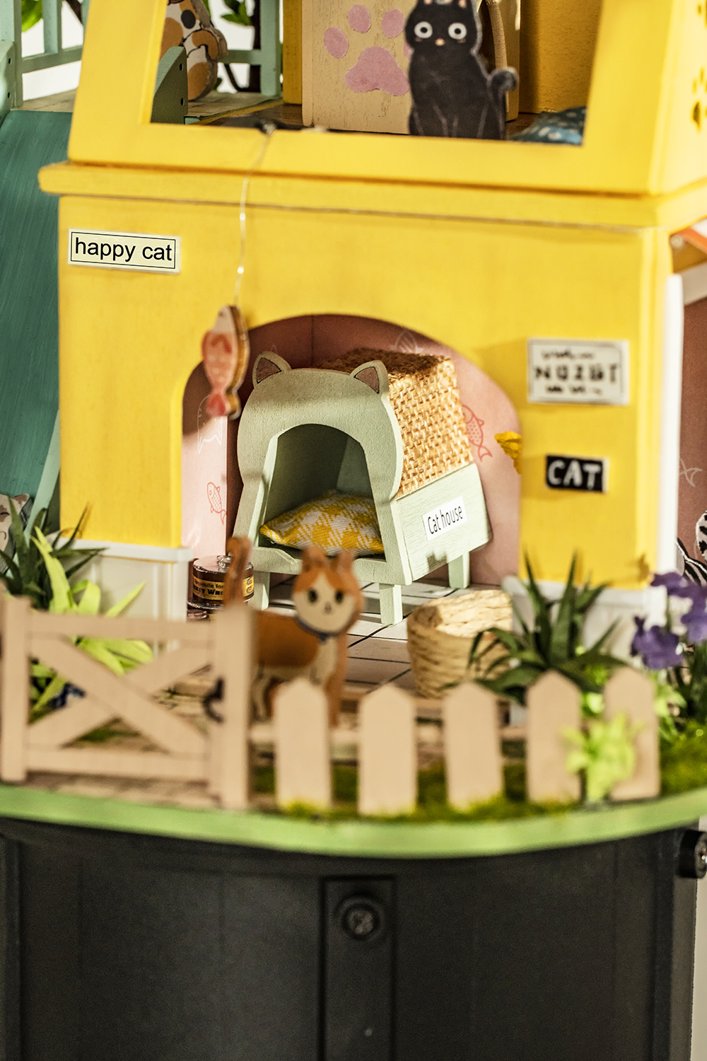 Robotime Cat House Model - Paper