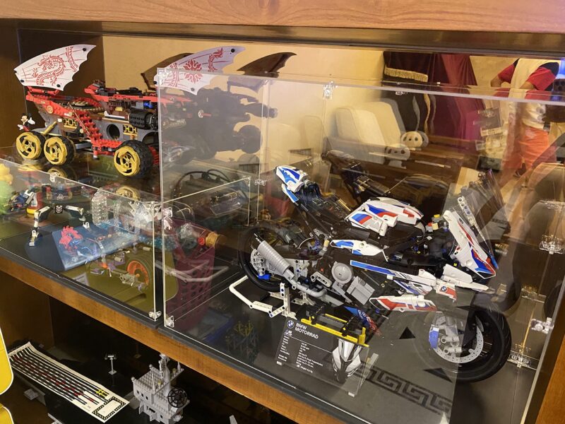 Dofopo Clear Acrylic Display Case (45 x 20 x 20 cm)