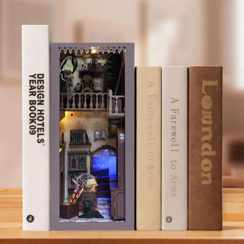 Qianling Timeless Bookshop DIY Book Nook Kit with LED